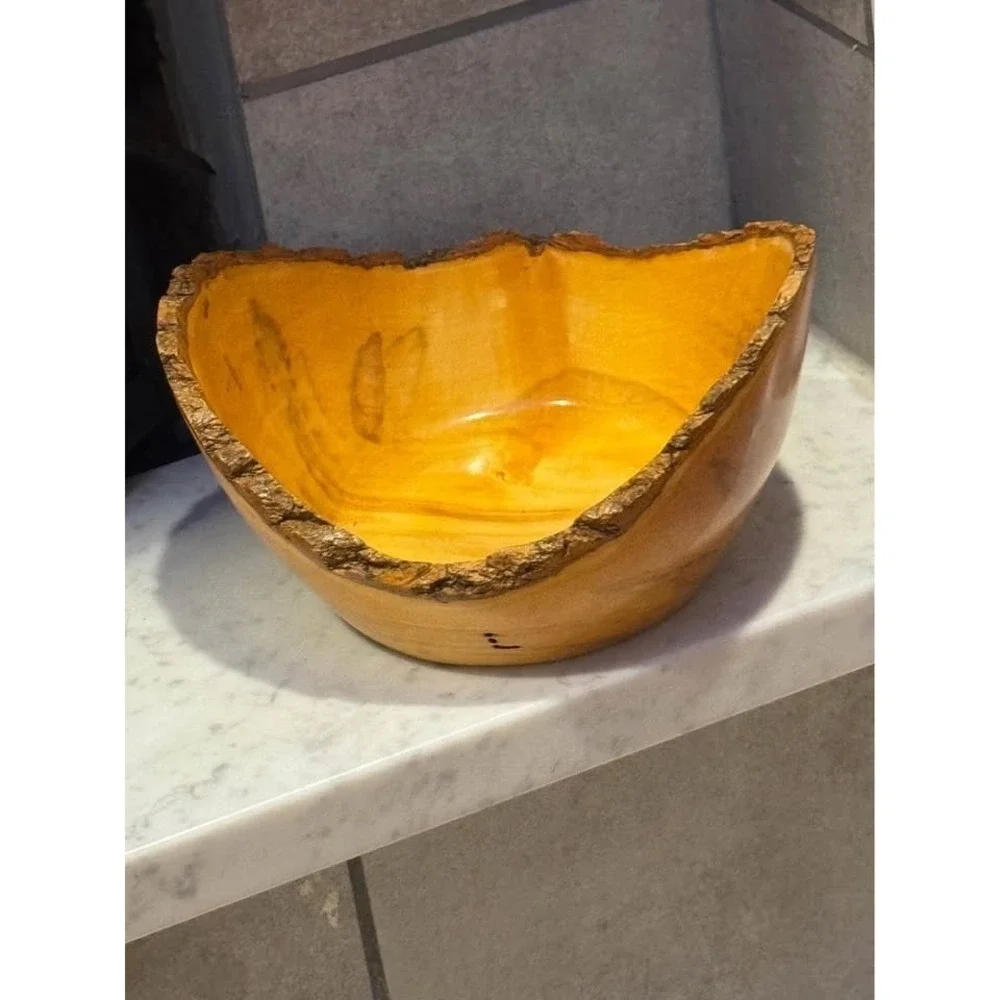 Vintage Pepperidge Wooden Bowl Live Edge‎ Hand Turned Signed By R. Hittine